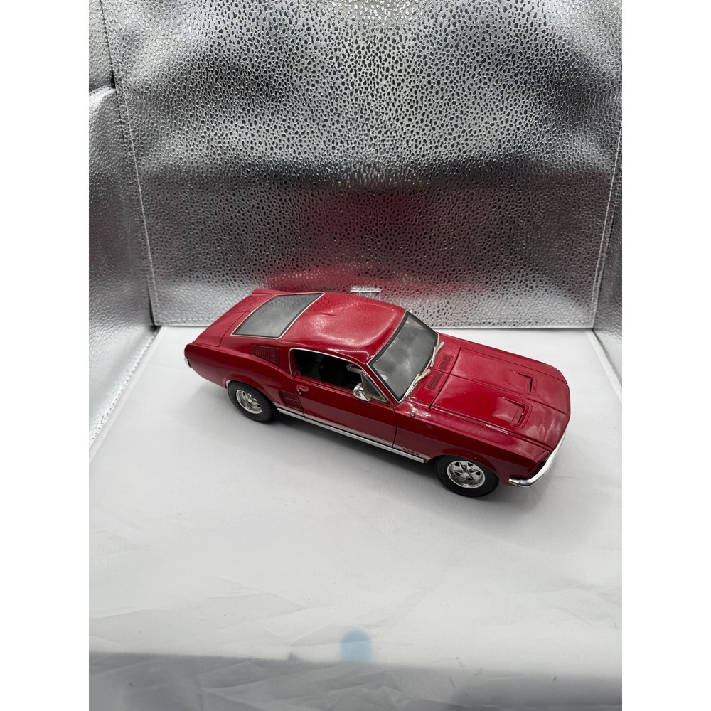 1967 Ford Mustang GTA Diecast Model Car 1:18 Red Maisto‎ GTA Collector Toy